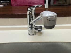 広島キッチン取付け隊　カートリッジそのままで浄水栓の交換　施工前